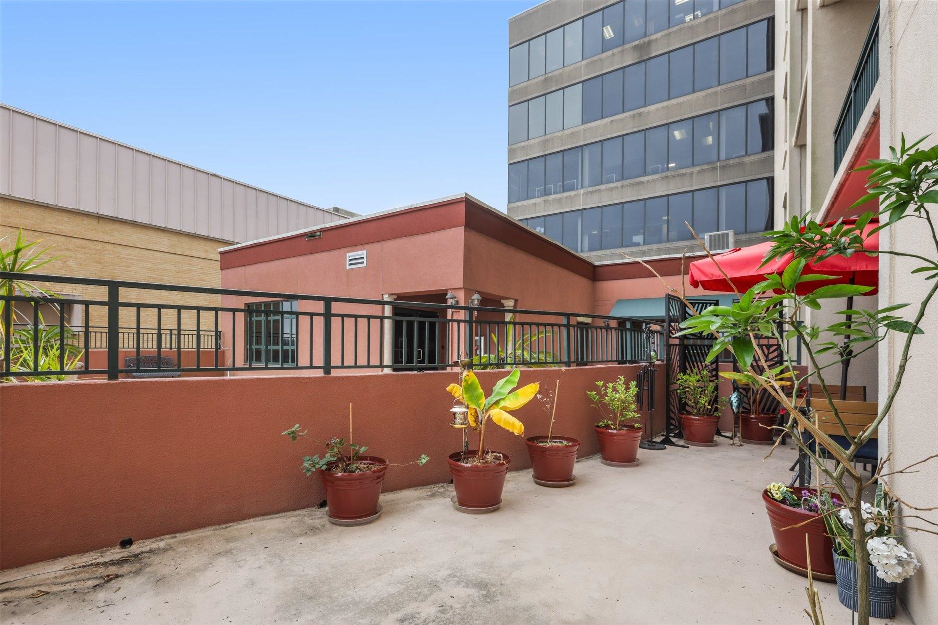 121 N Monroe Street Unit: 5004