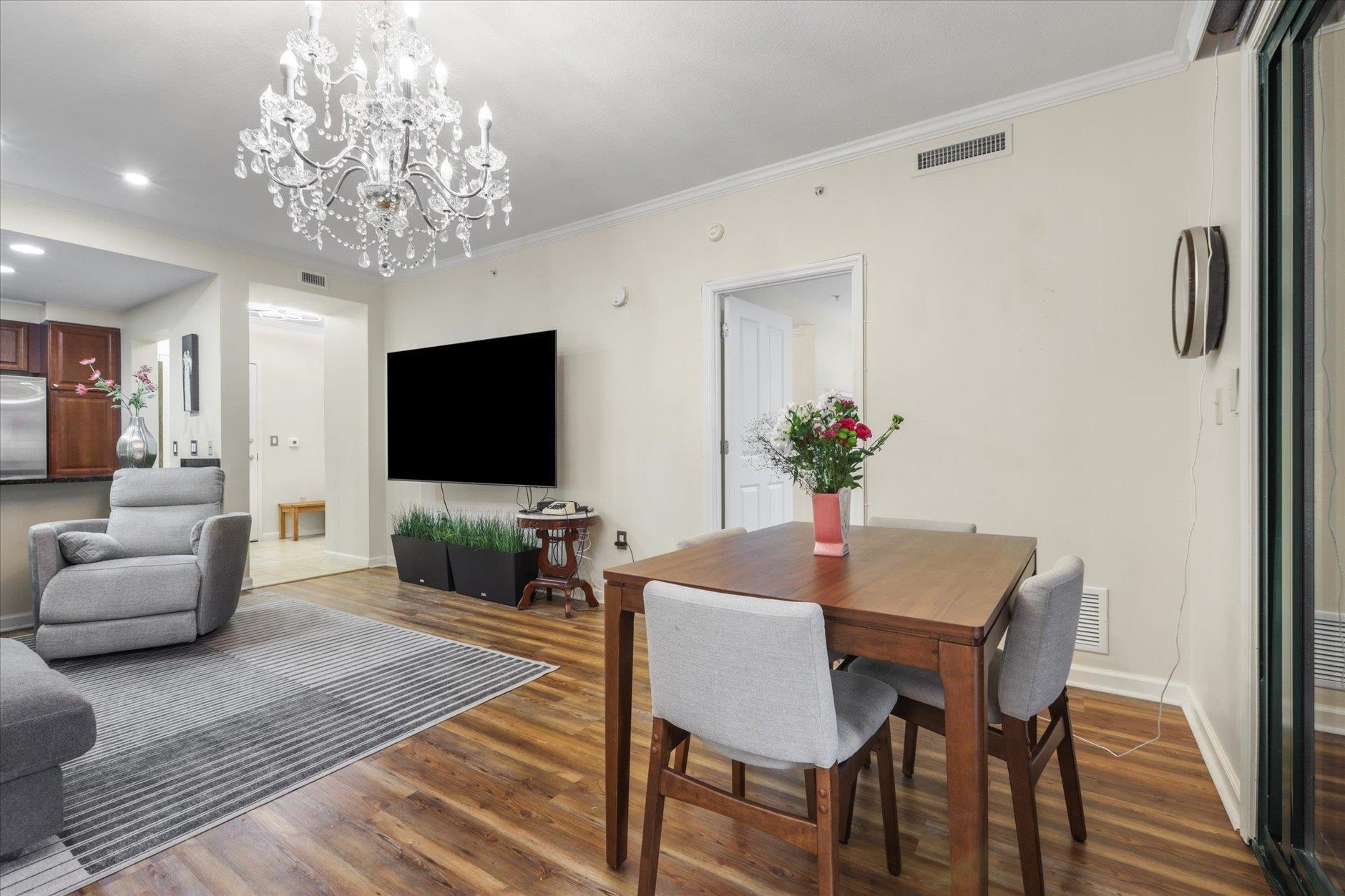 121 N Monroe Street Unit: 5004