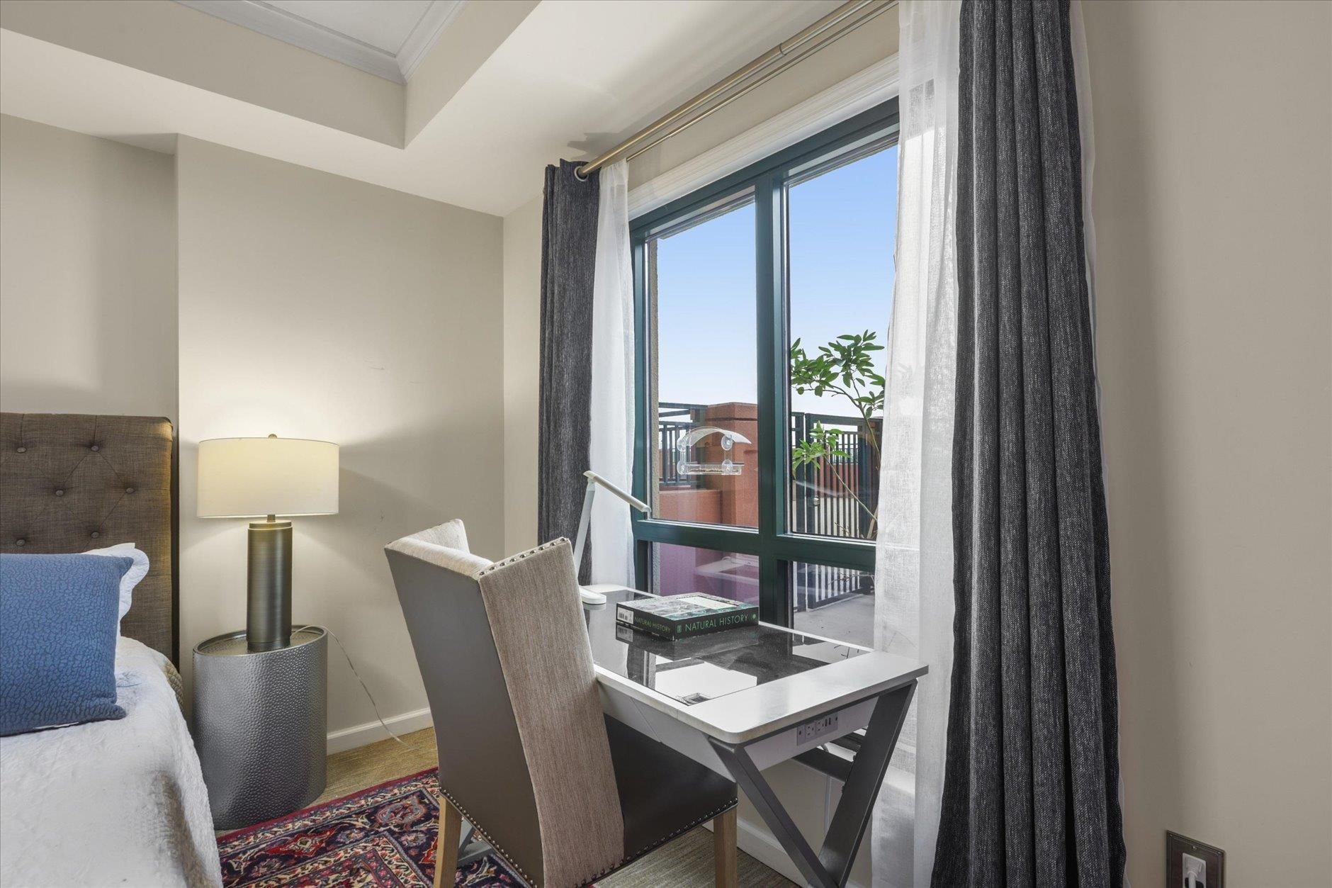 121 N Monroe Street Unit: 5004