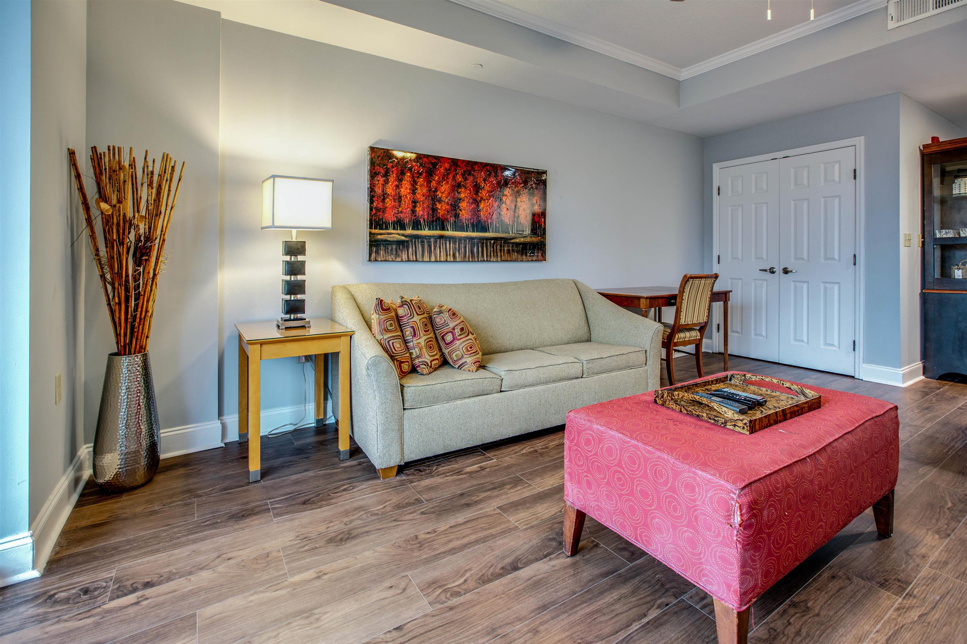 215 W College Avenue Unit 711
