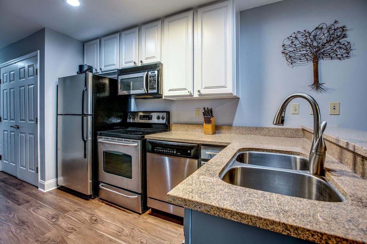 215 W College Avenue Unit 711