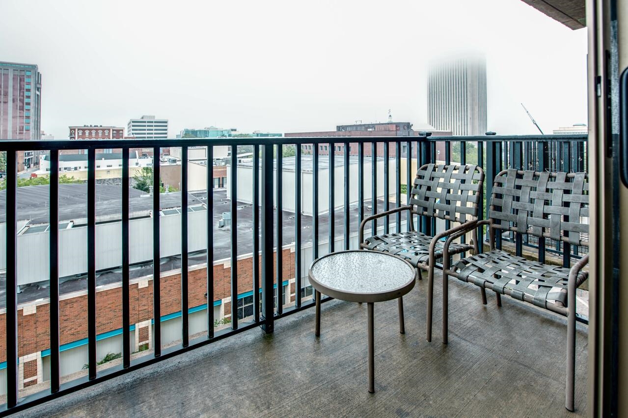 215 W College Avenue Unit 711