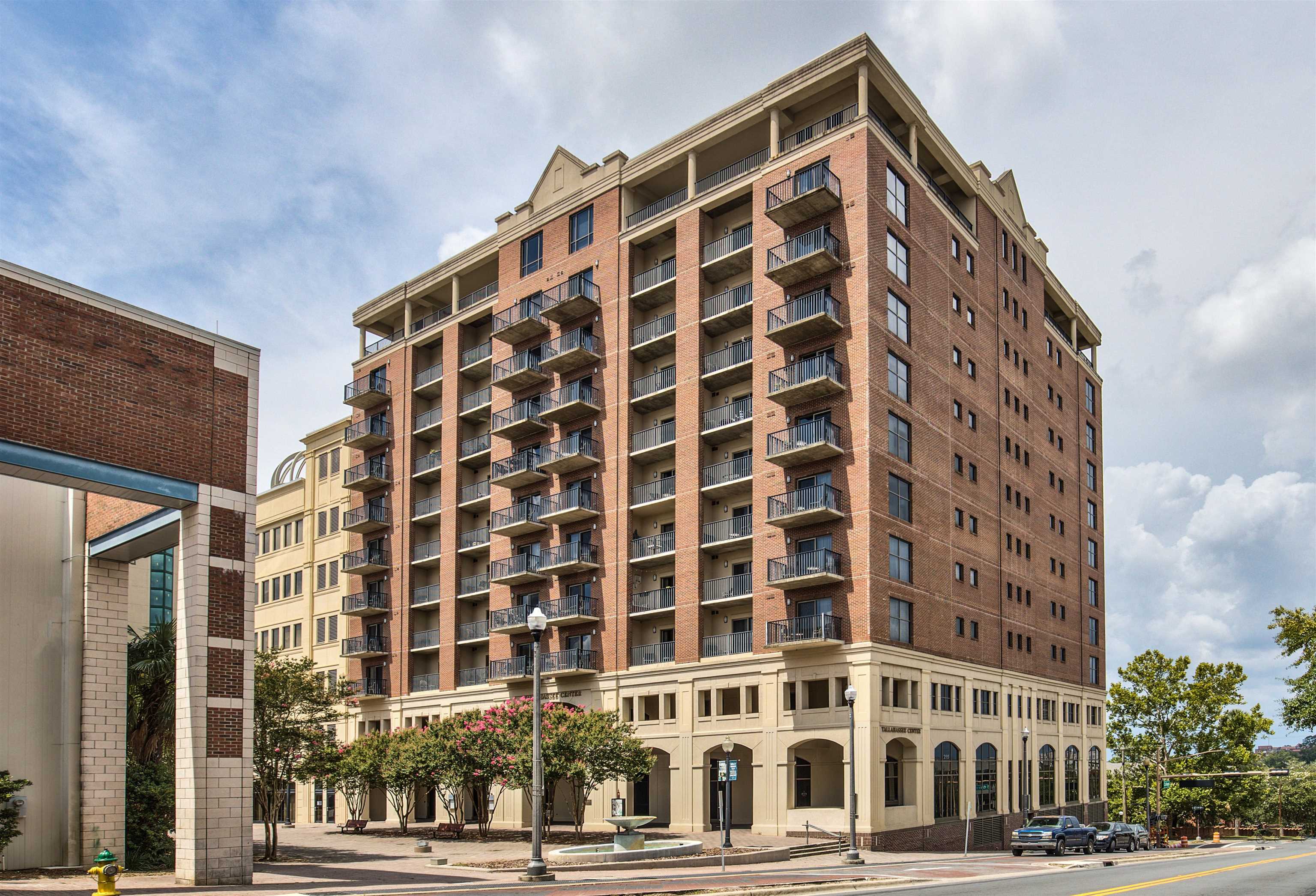 215 W College Avenue Unit 711