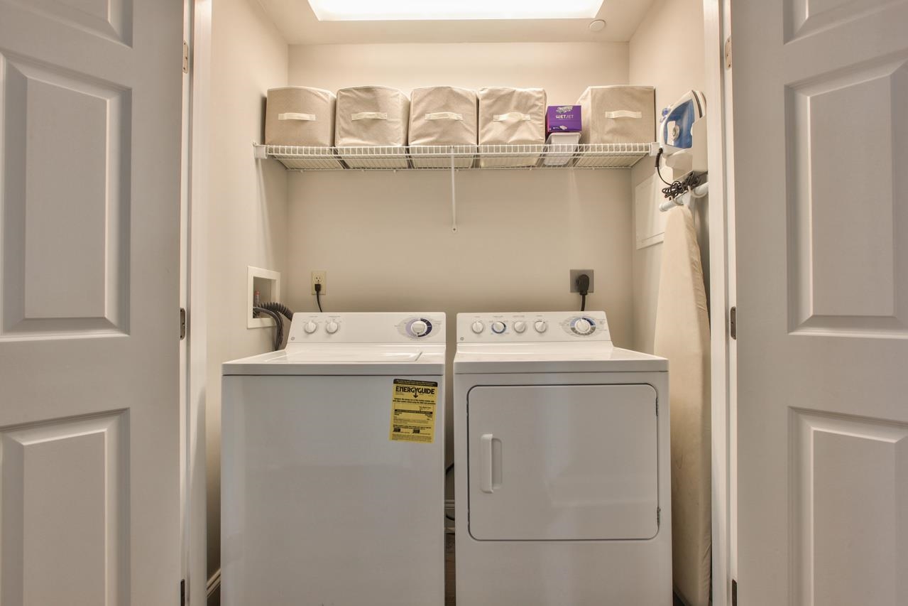 215 W College Avenue Unit: 305