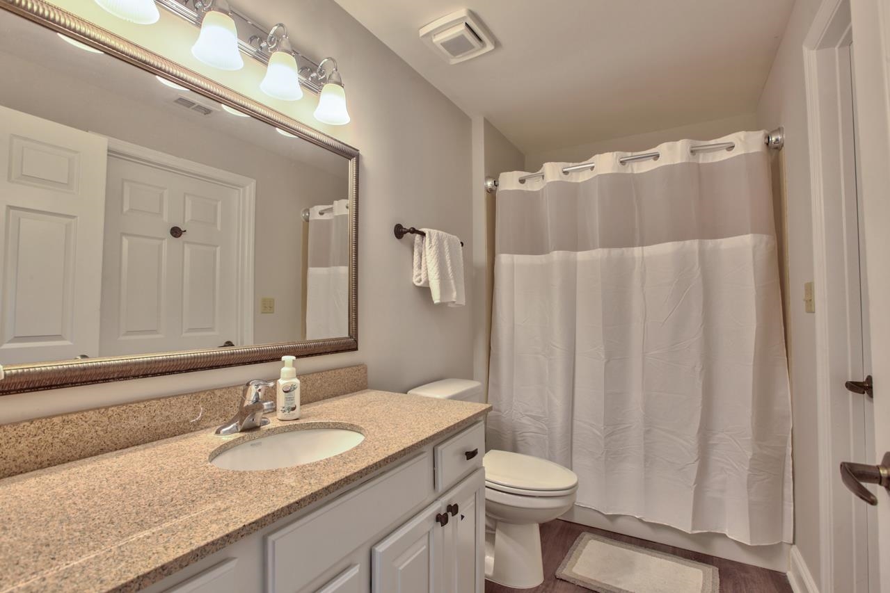 215 W College Avenue Unit: 305