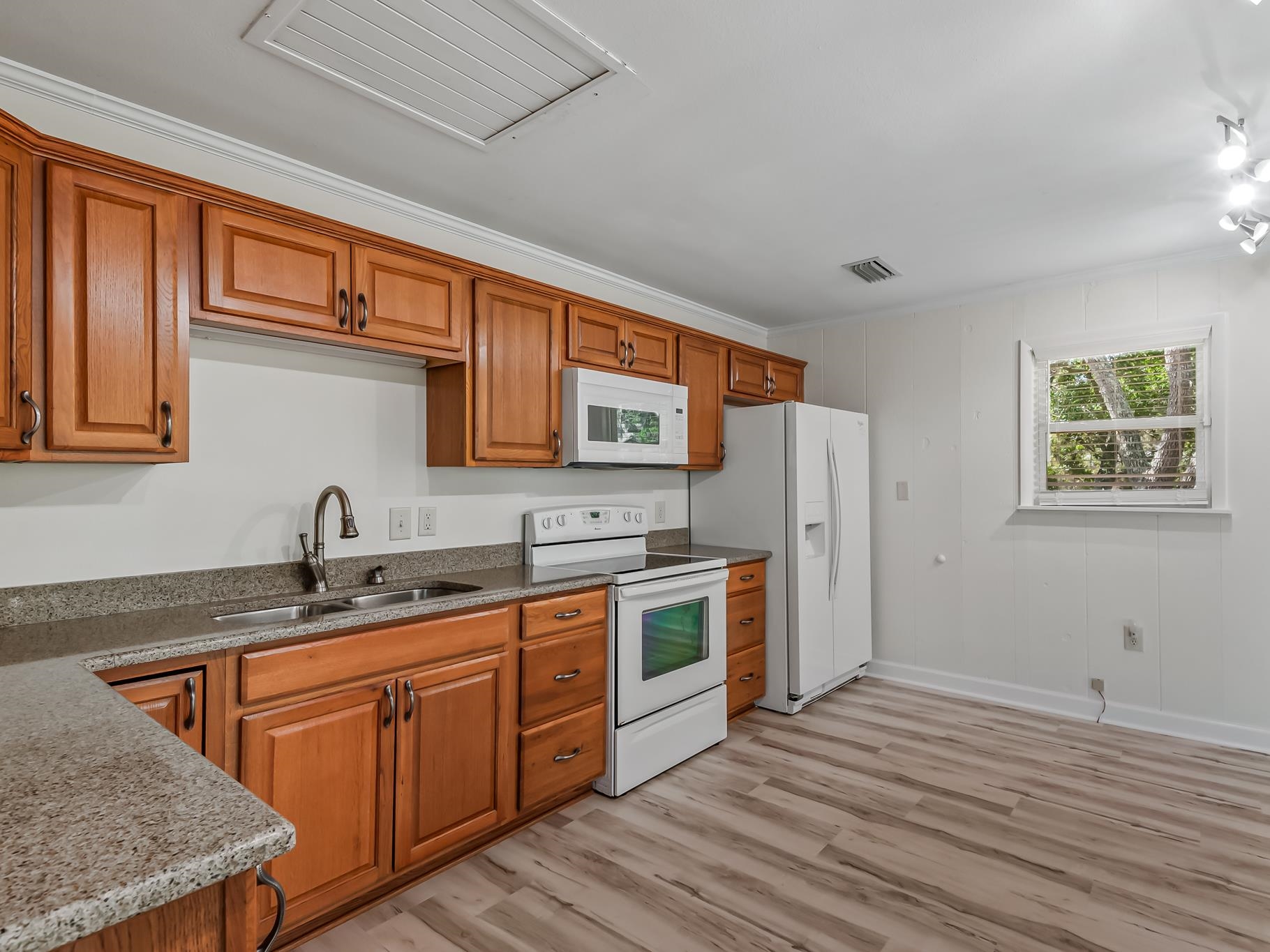 1308 Peninsular Circle