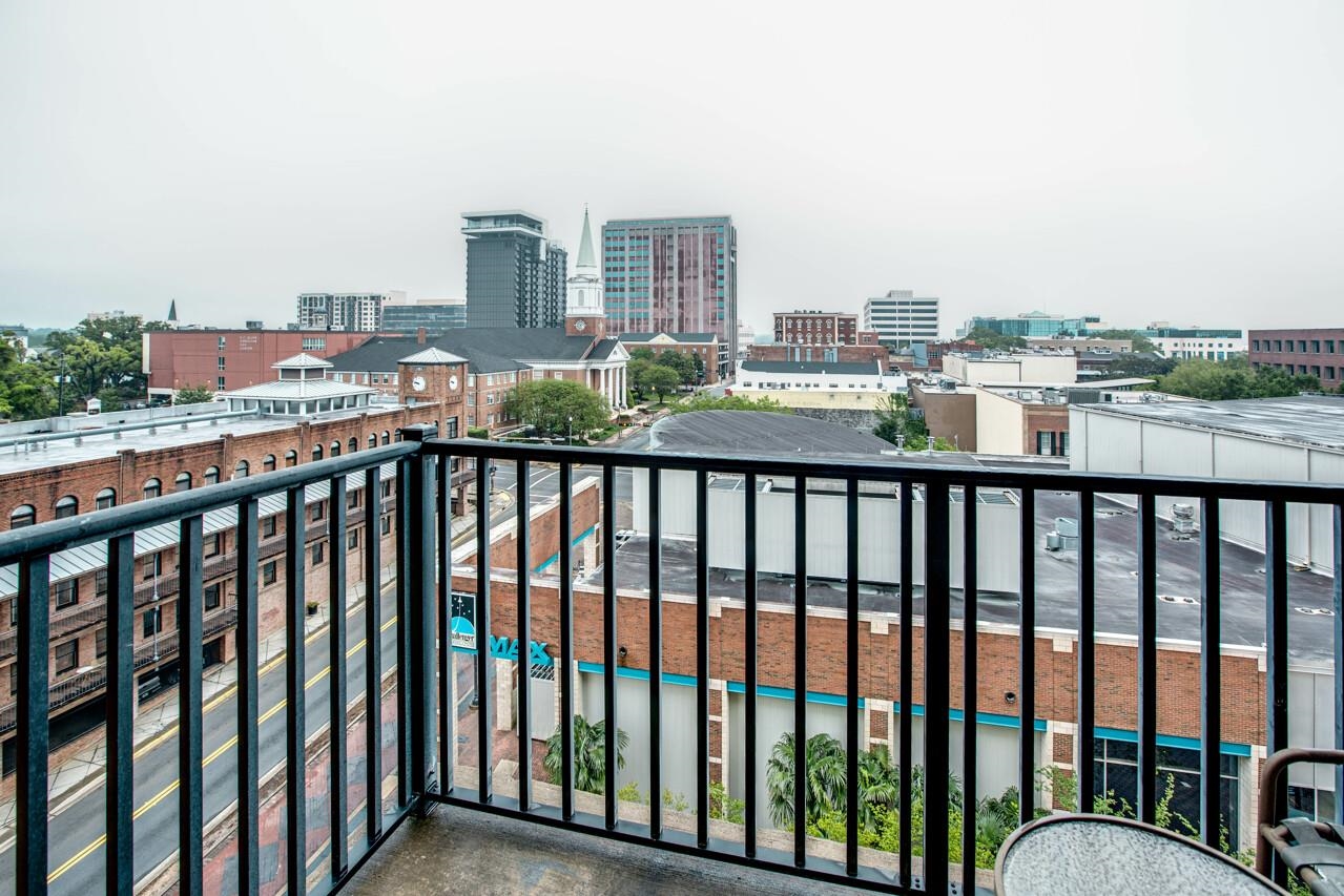 215 W College Unit 711 Avenue Unit: 711