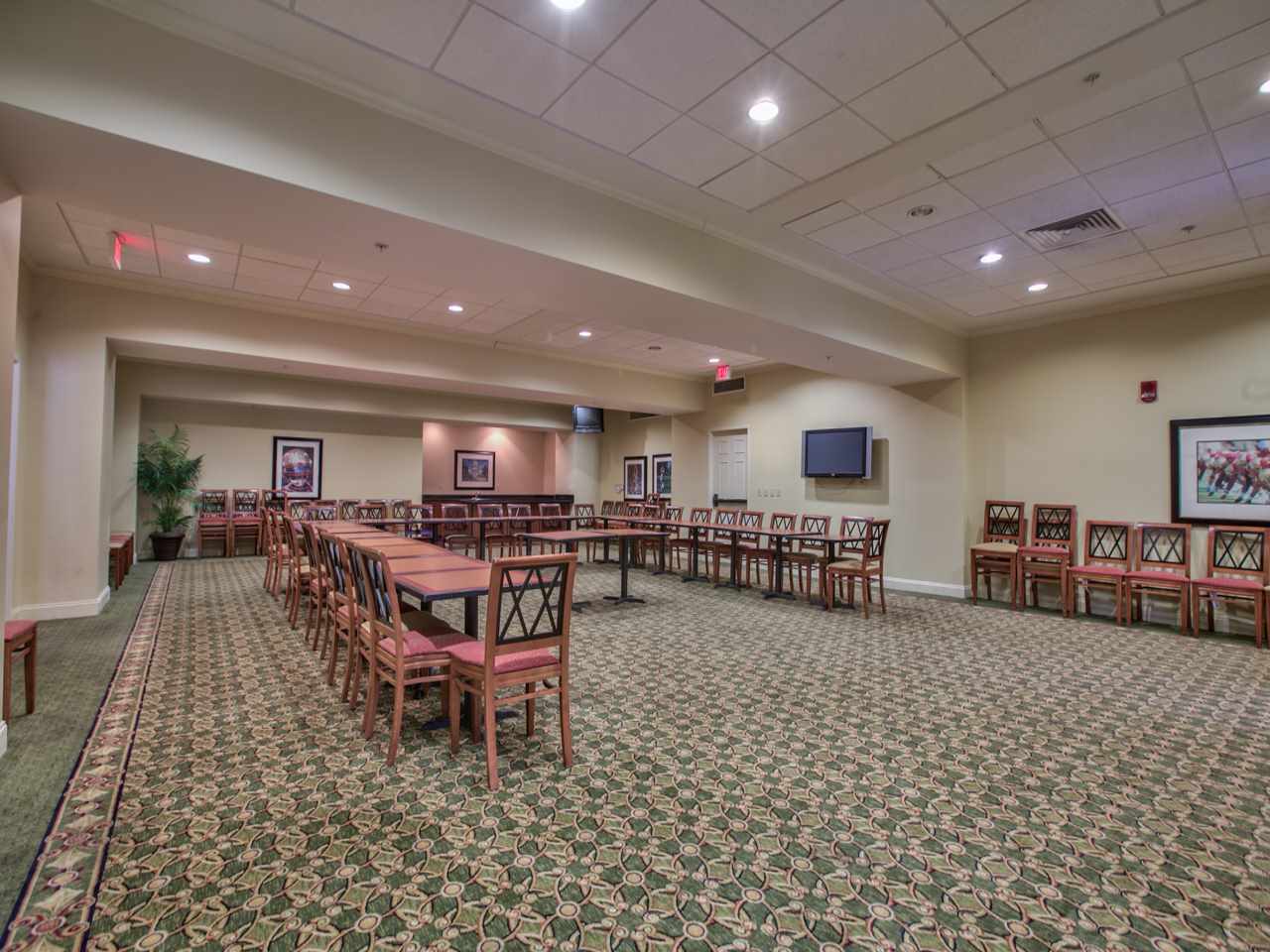 215 W College Unit 711 Avenue Unit: 711
