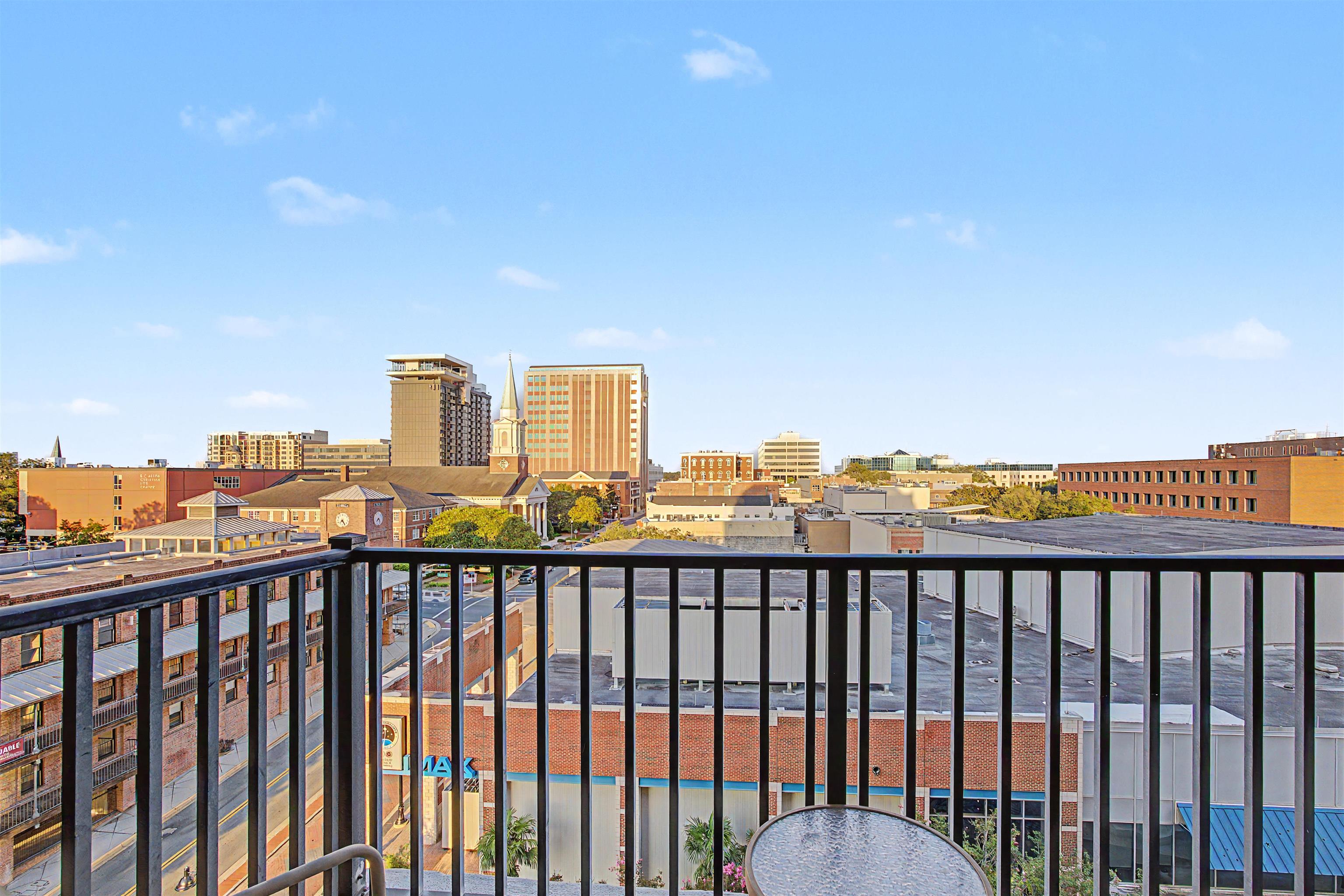 215 W College Unit 711 Avenue Unit: 711