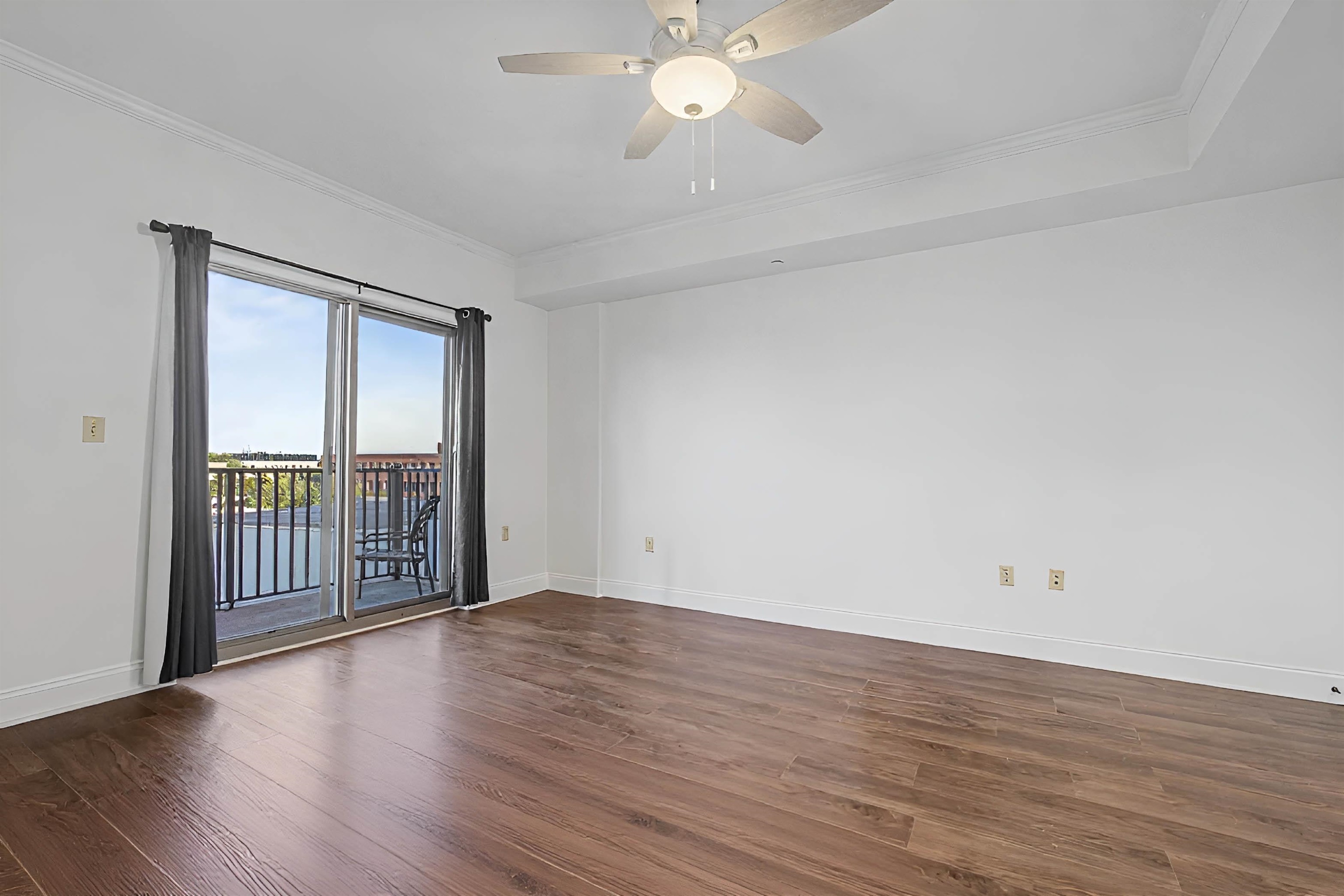 215 W College Unit 711 Avenue Unit: 711