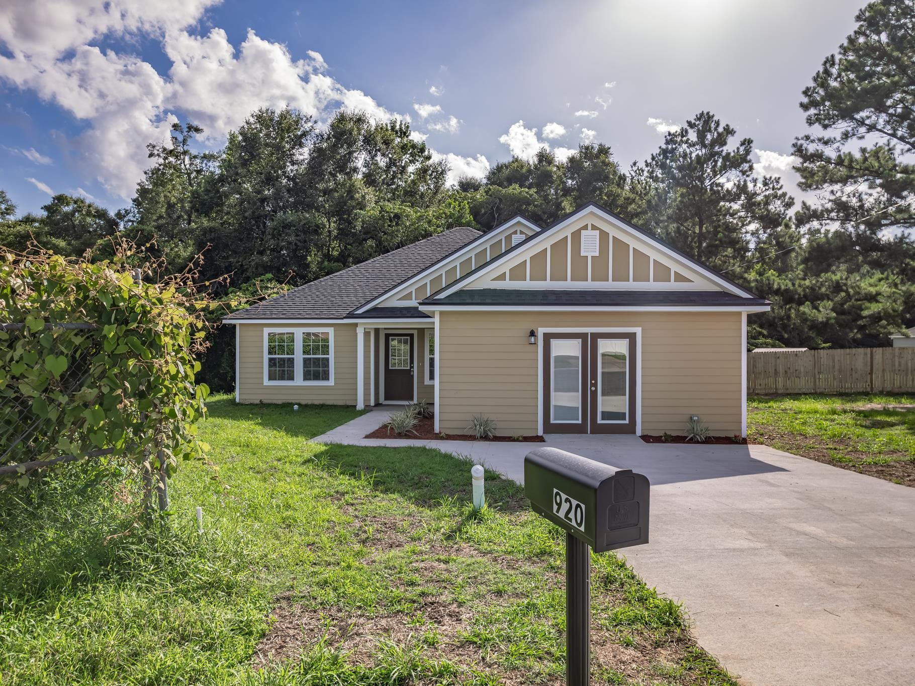 920 Arlington Circle