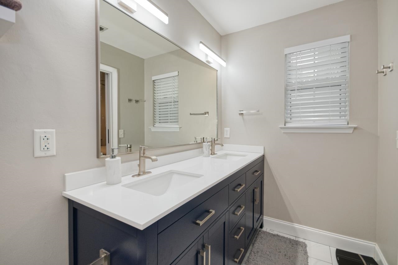 9138 Stonehenge Trail
