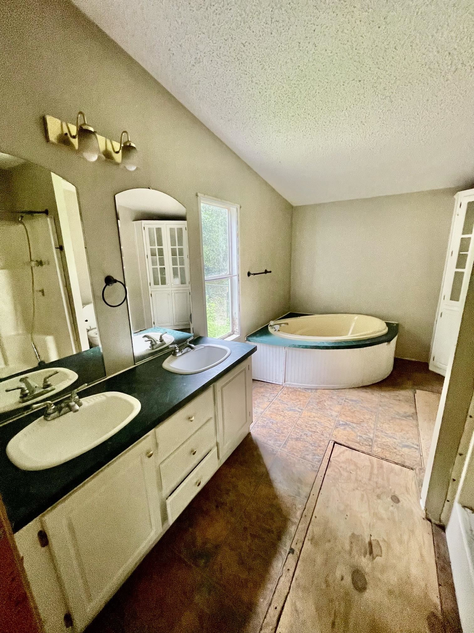 8457 Manor Drive