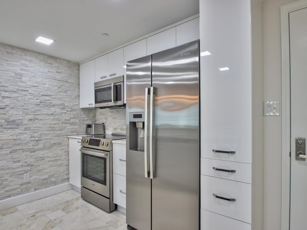 300 S Duval Street Unit: 2006
