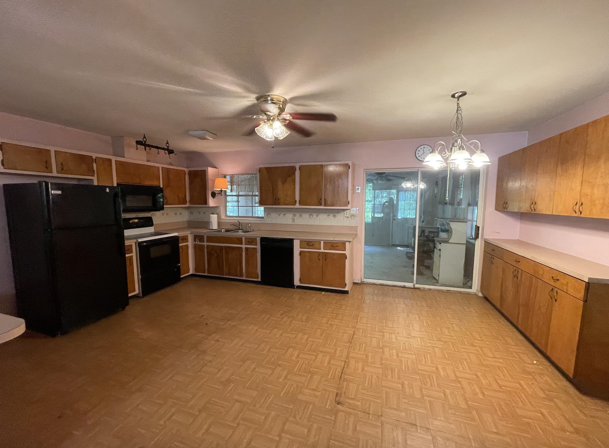 102 Horseshoe Drive