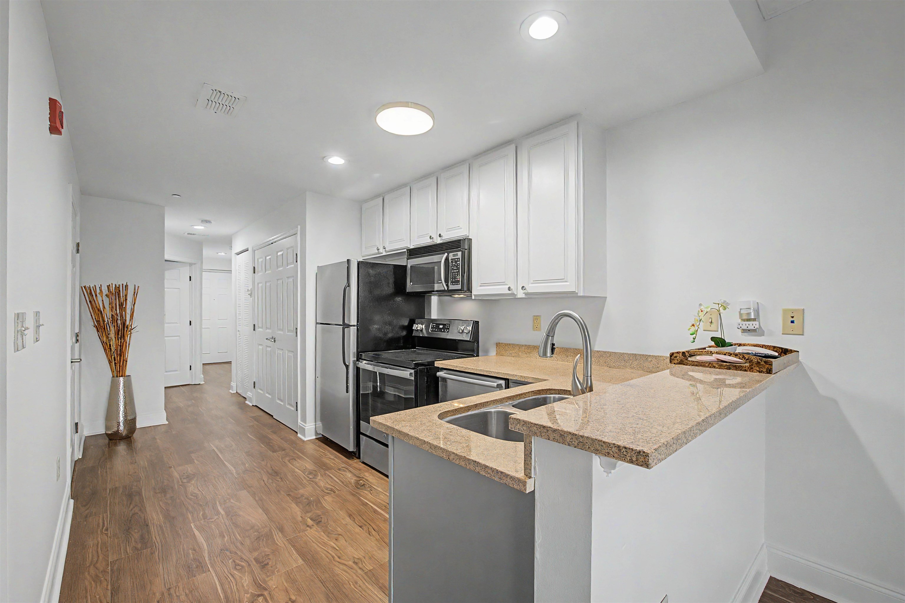 215 W College Avenue Unit 711