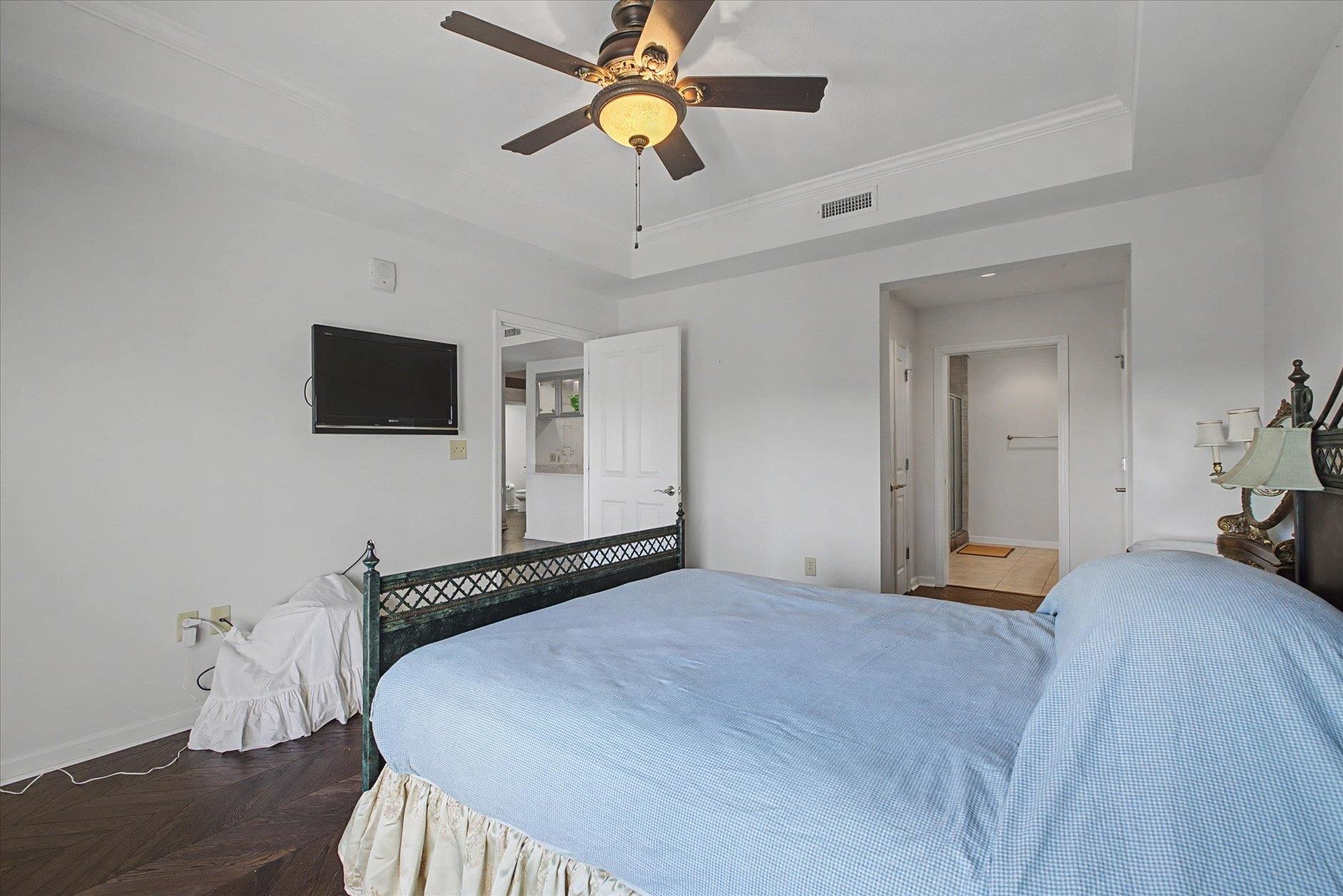 121 N Monroe Street Unit: 1206