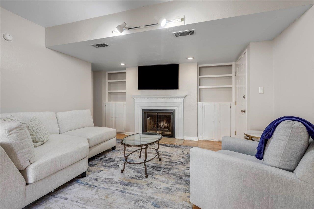 517 E Jefferson Street Unit: 45