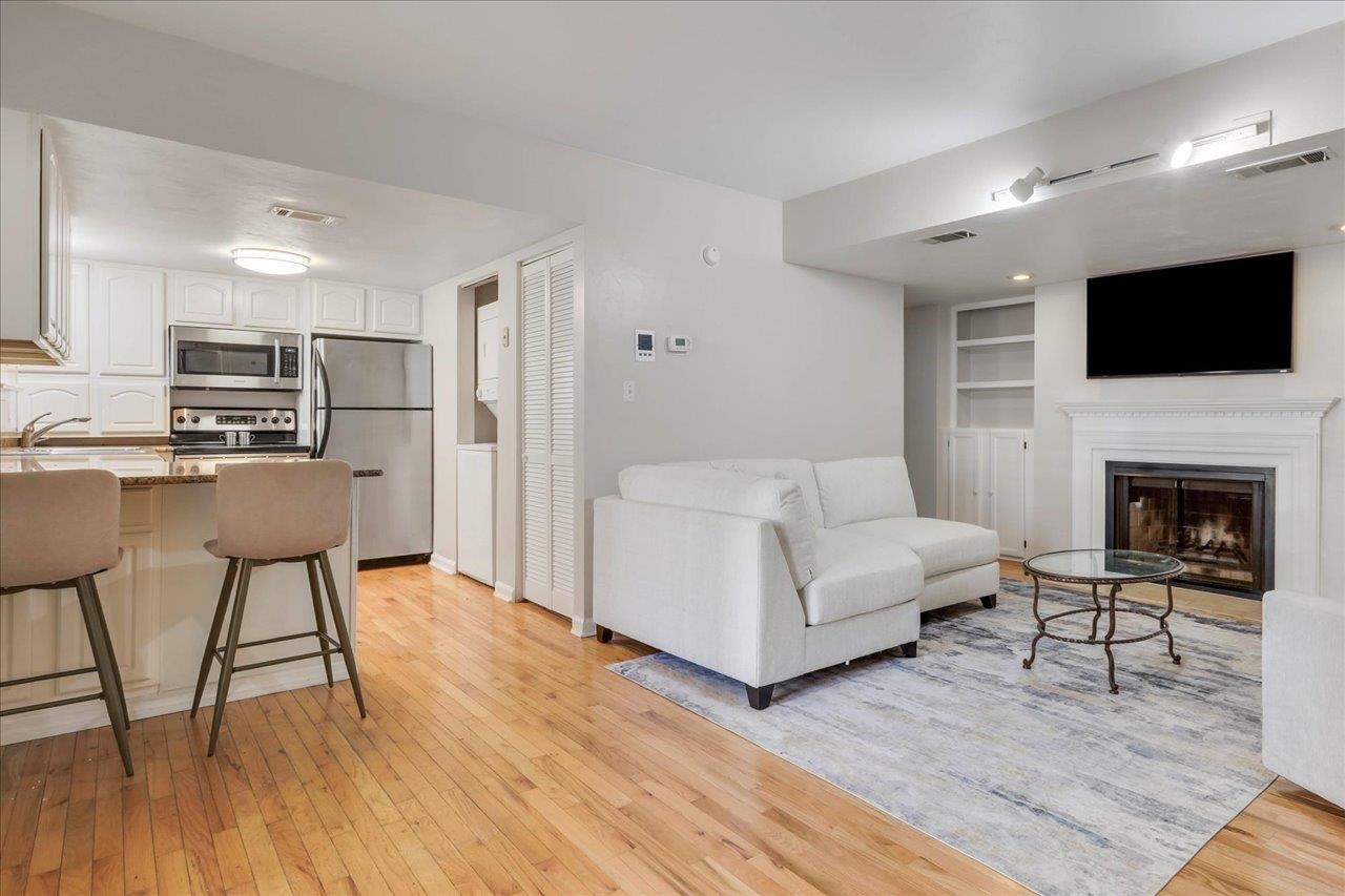 517 E Jefferson Street Unit: 45