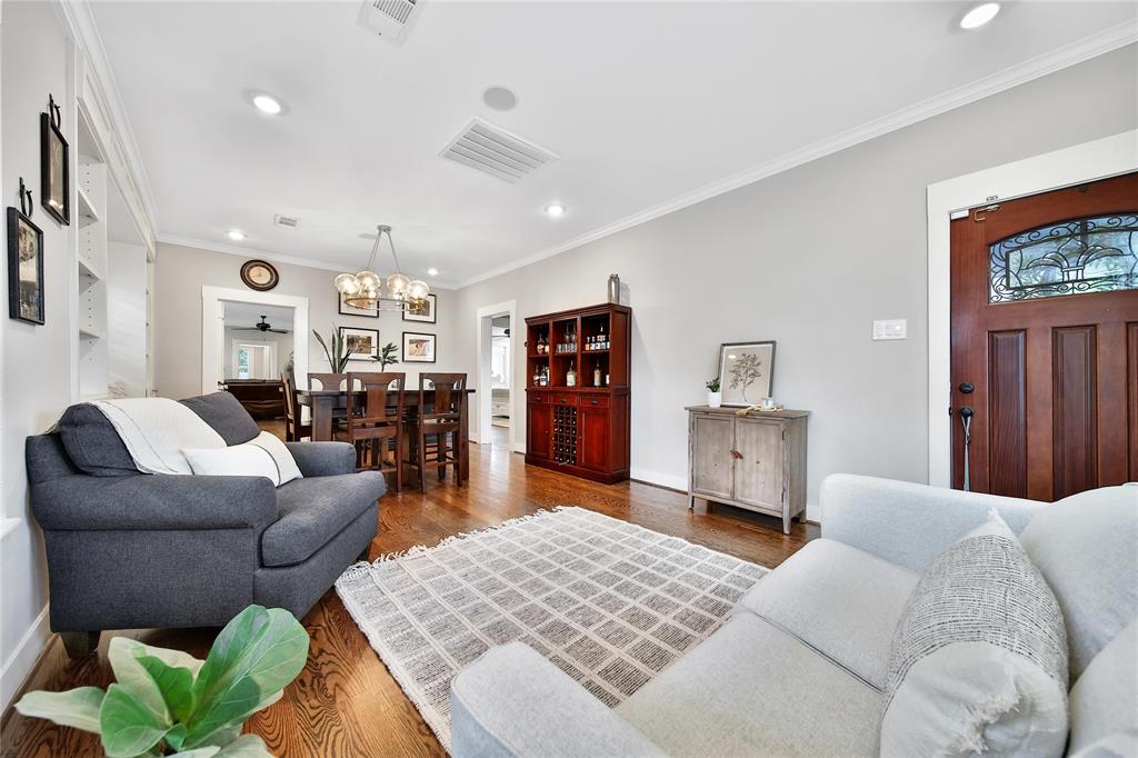 423 Pecore Street