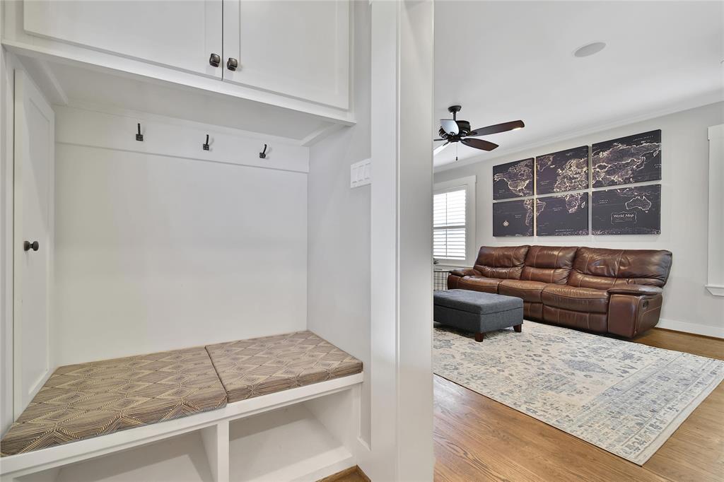 423 Pecore Street
