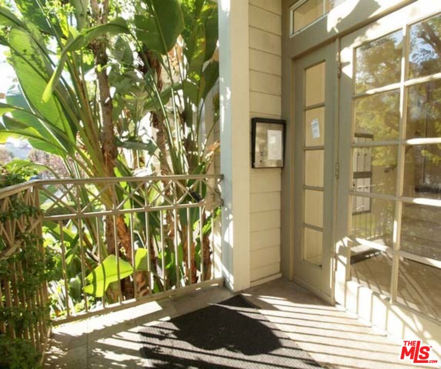 10627 MOORPARK ST Unit: 3