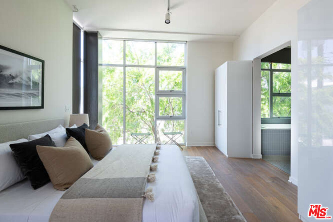 4080 Glencoe Ave Unit: 226