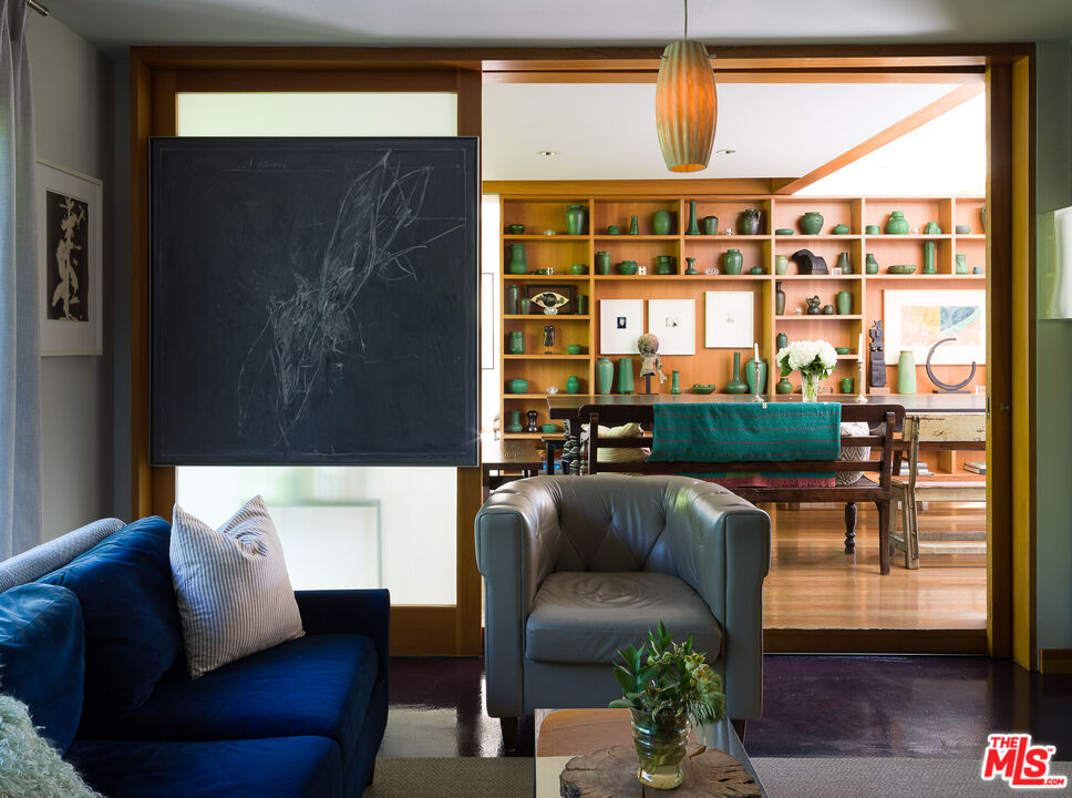 2613 Lake Hollywood Dr