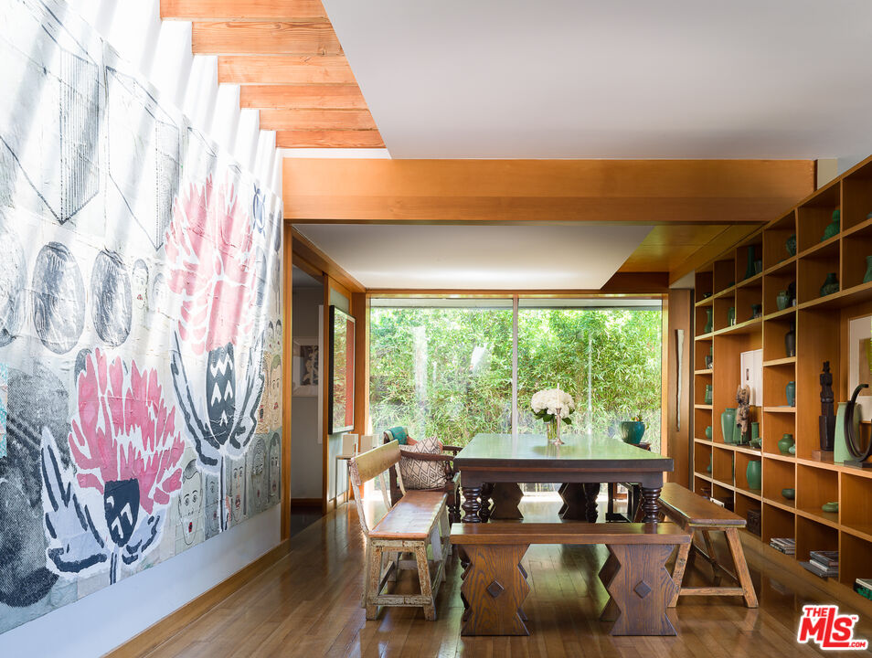 2613 Lake Hollywood Dr