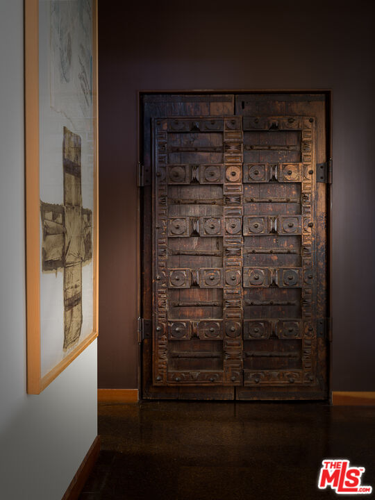 2613 Lake Hollywood Dr