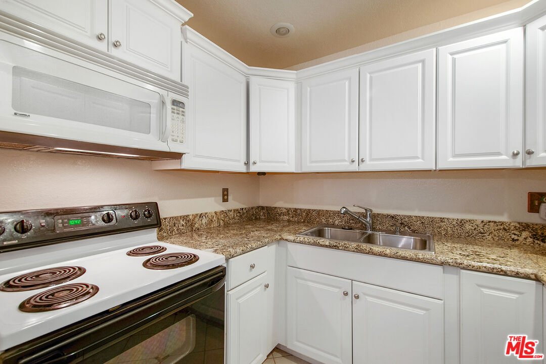 22892 HILTON HEAD DR Unit: 286