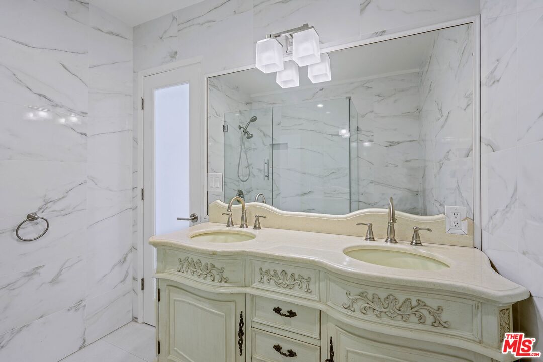 23901 Civic Center Way Unit: 374