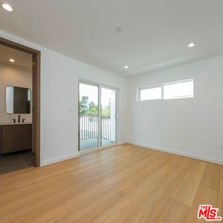 621 N Mariposa