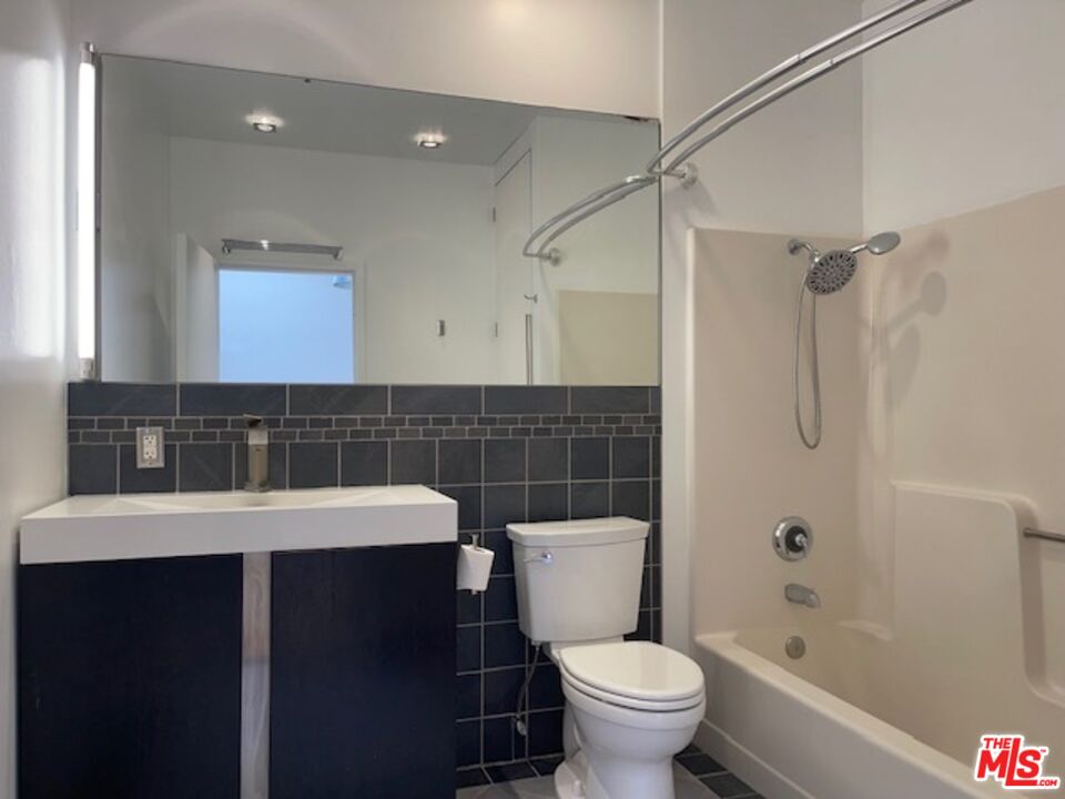 500 MOLINO ST Unit: 309