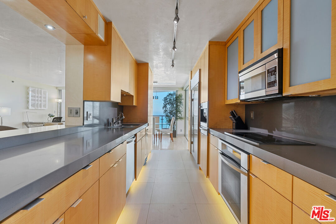 201 Ocean Ave Unit: 1809P