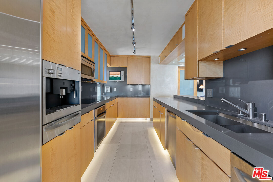 201 Ocean Ave Unit: 1809P