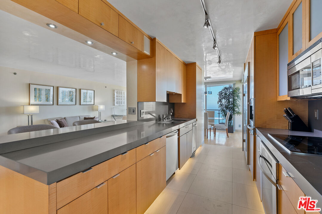 201 Ocean Ave Unit: 1809P