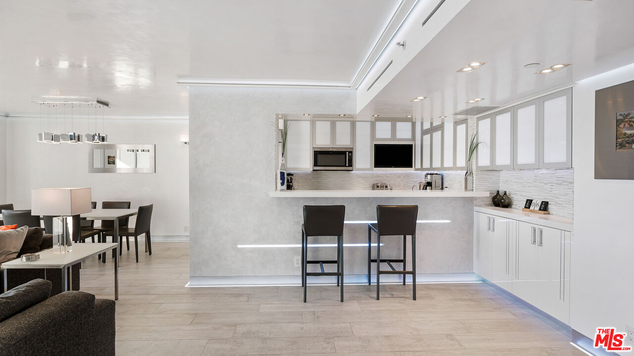 201 OCEAN AVE Unit: 403P