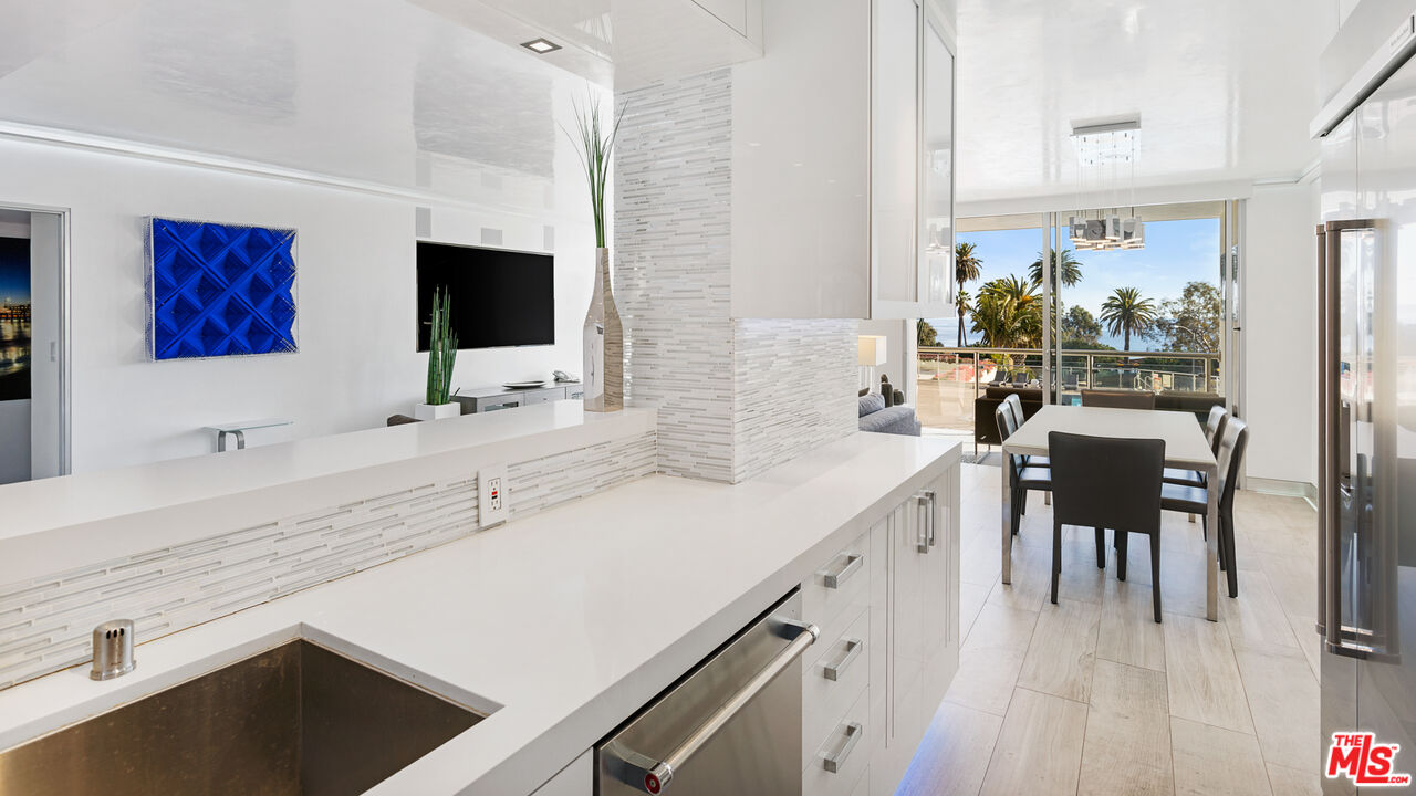 201 OCEAN AVE Unit: 403P