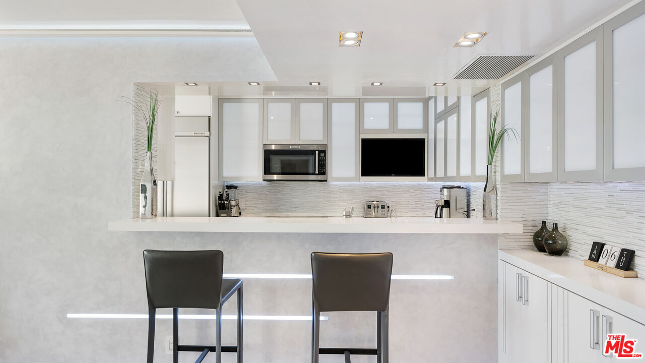 201 OCEAN AVE Unit: 403P