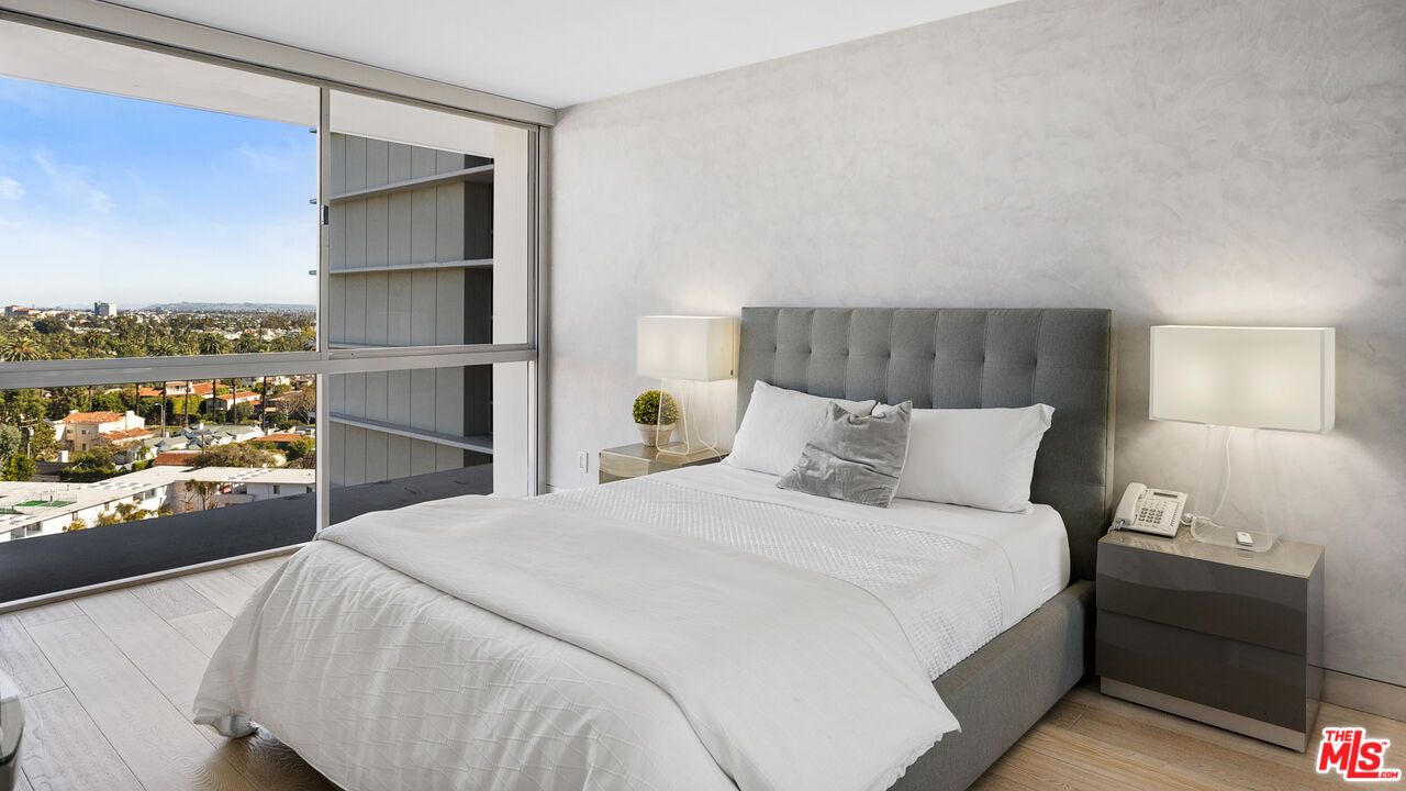 201 OCEAN AVE Unit: 1504B