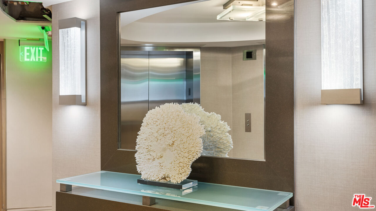 201 OCEAN AVE Unit: 1504B