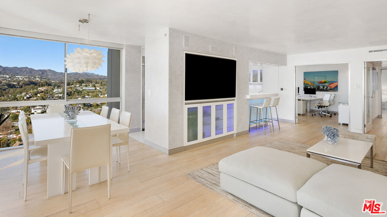 201 OCEAN AVE Unit: 1504B