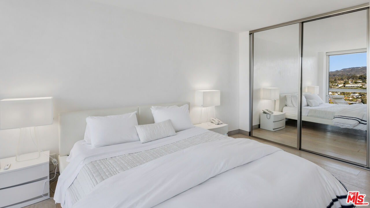 201 OCEAN AVE Unit: 1504B