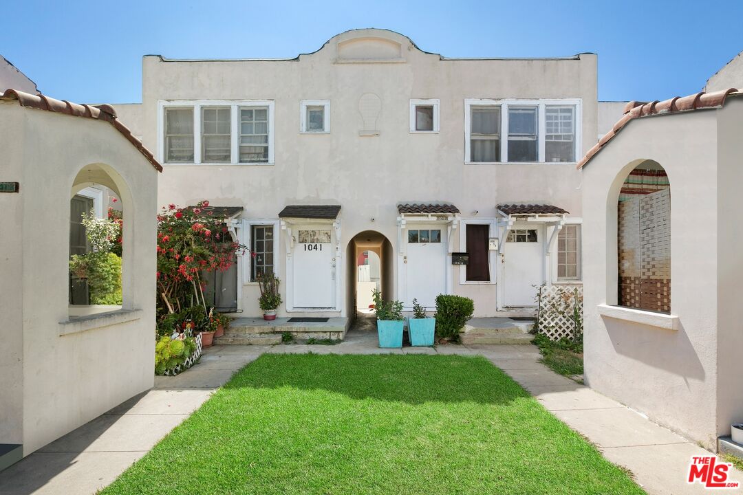 1037 S Vermont Ave