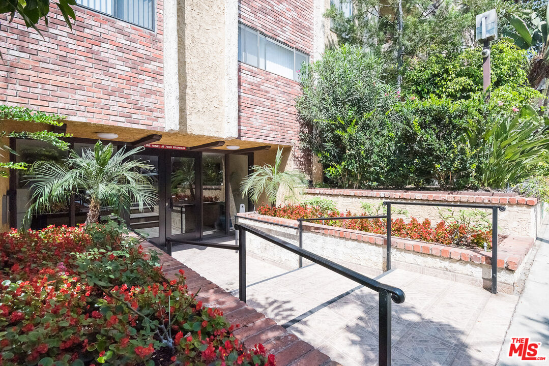 1750 Camino Palmero St Unit: 538