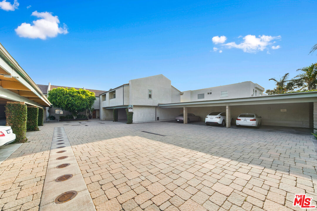 21224 Pacific Coast Hwy