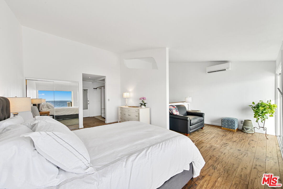 21224 Pacific Coast Hwy