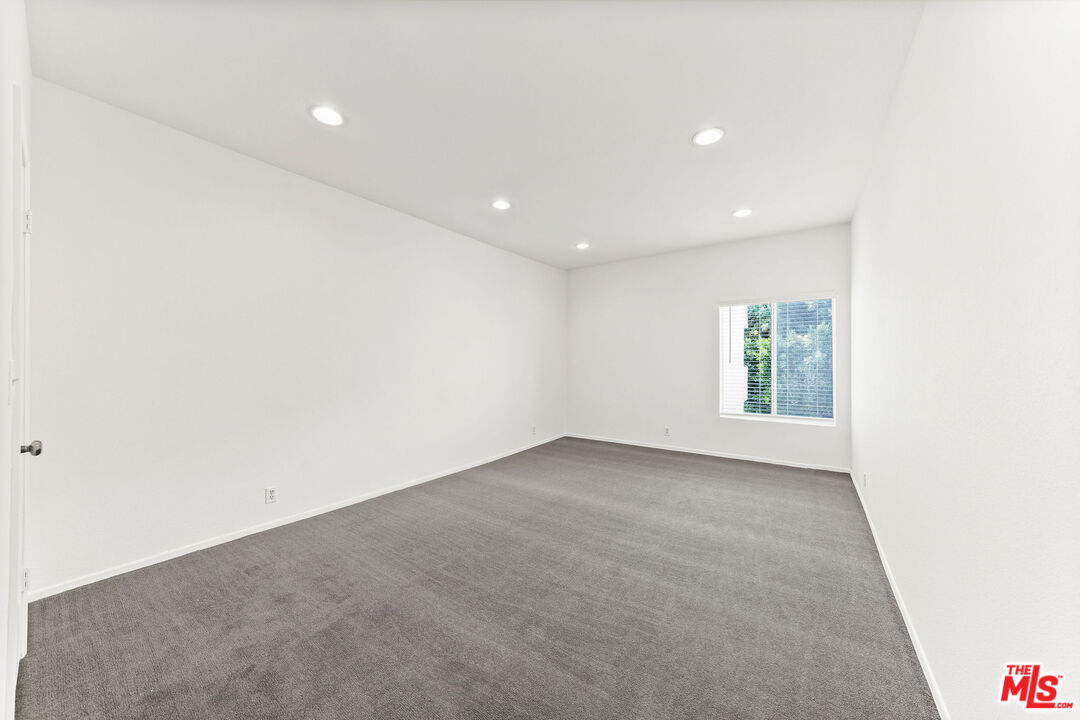 317 S Holt Ave Unit: 7