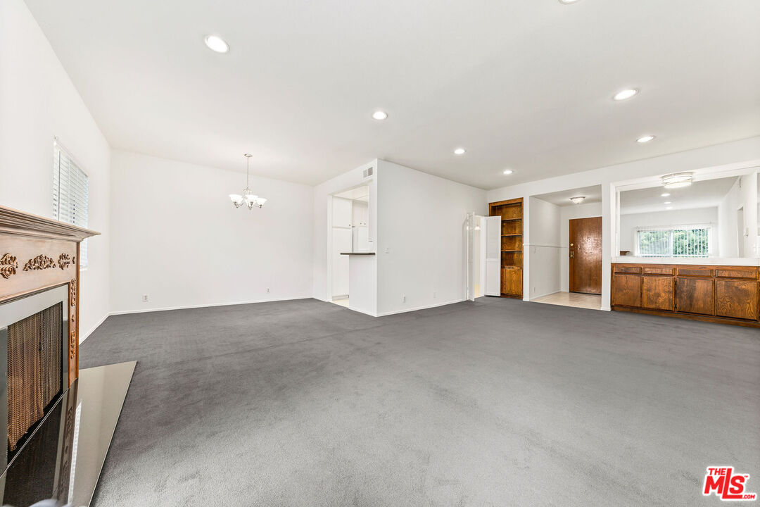 317 S Holt Ave Unit: 7